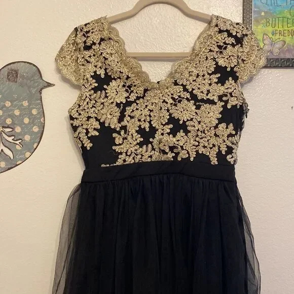Black and Gold Party Dress Size Large - Picture 7 of 9